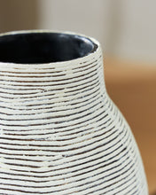 Load image into Gallery viewer, Girtha - Vase

