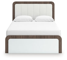 Load image into Gallery viewer, Kendanport - Upholstered Bed
