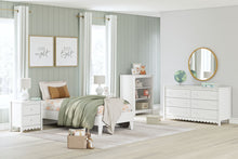 Load image into Gallery viewer, Hallityn - Platform Bed

