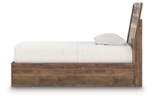 Load image into Gallery viewer, Chirason - Panel Platform Bedroom Set
