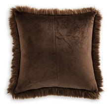 Load image into Gallery viewer, Bellethrone - Pillow

