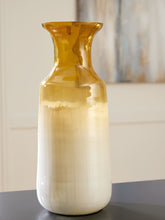 Load image into Gallery viewer, Wynburg - Vase
