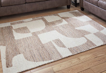 Load image into Gallery viewer, Brynnfield - Rug
