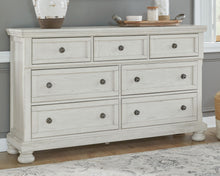 Load image into Gallery viewer, Robbinsdale - Sleigh Bed Set

