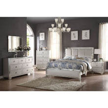 Load image into Gallery viewer, Voeville II Eastern King Bed
