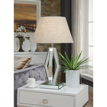 Load image into Gallery viewer, Britt Table Lamp
