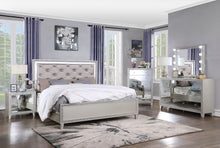 Load image into Gallery viewer, Sliverfluff Eastern King Bed
