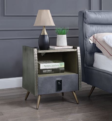 Doris Nightstand